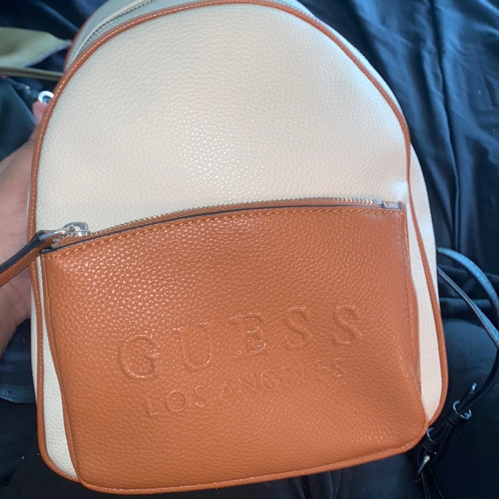 Guess mini backpack - Picture 3 of 4